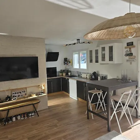 Prázdninový dům Maison Au Calme Avec Piscine *